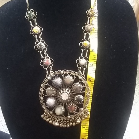 Multi Colored Jade Necklace. - Picture 8 of 8